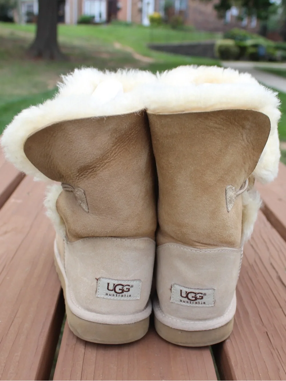 UGG Bailey Button Boots Women's Sz 9